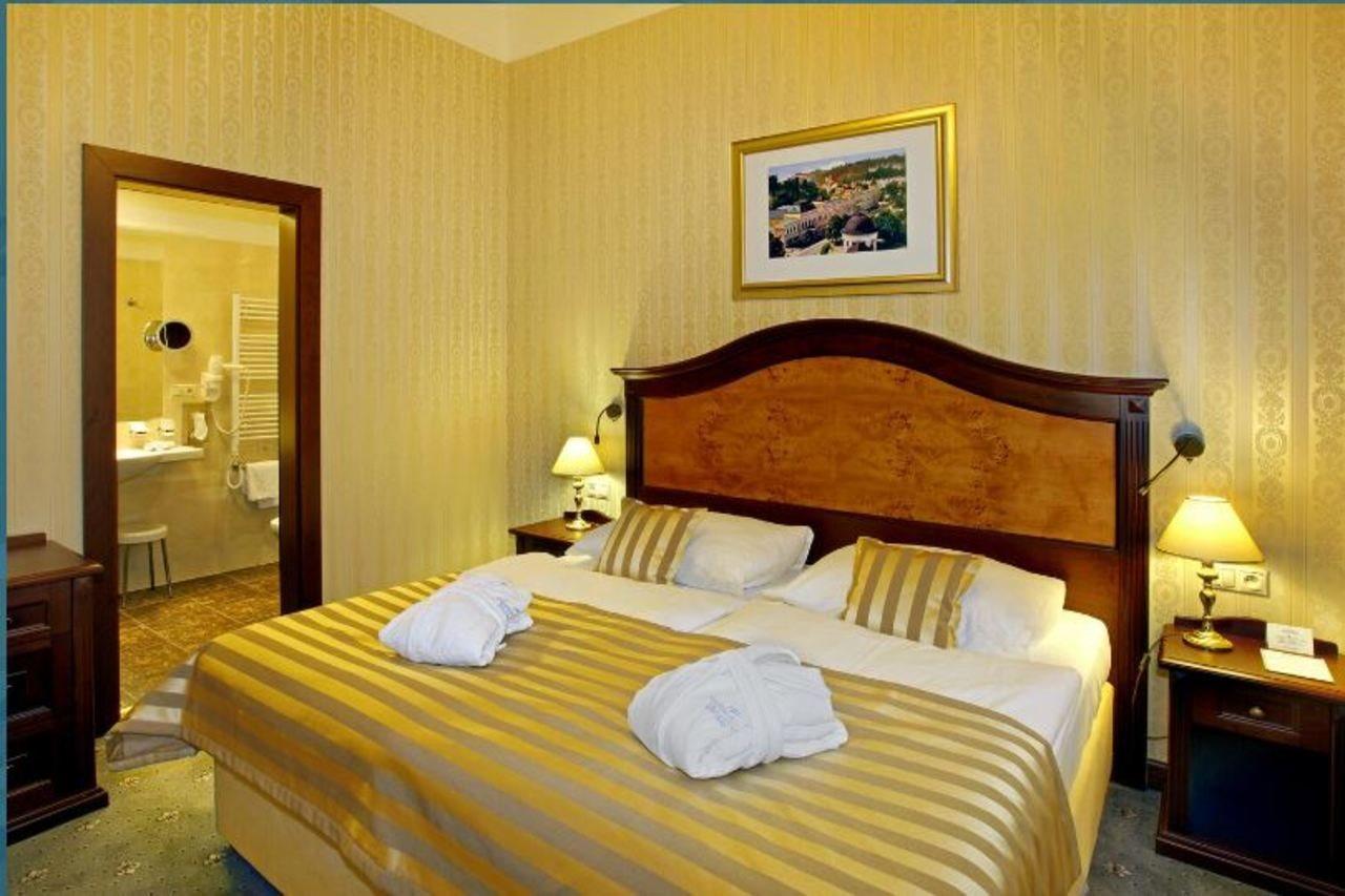 Ensana Nove Lazne Hotel มาเรียอานซเกลาซนี ภายนอก รูปภาพ