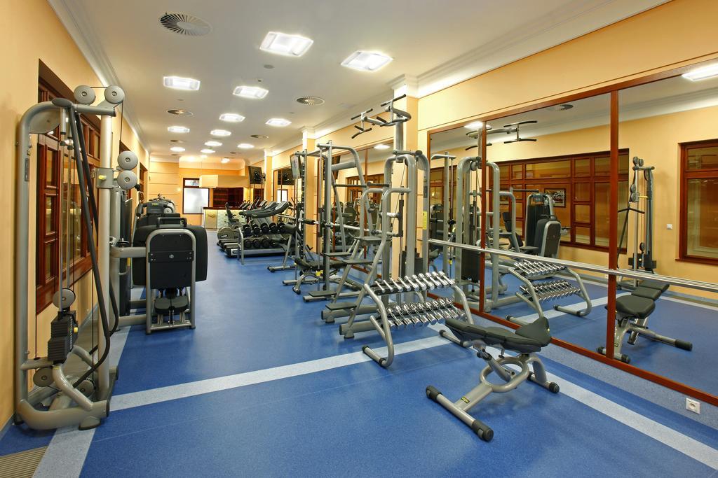 Ensana Nove Lazne Hotel มาเรียอานซเกลาซนี ภายนอก รูปภาพ