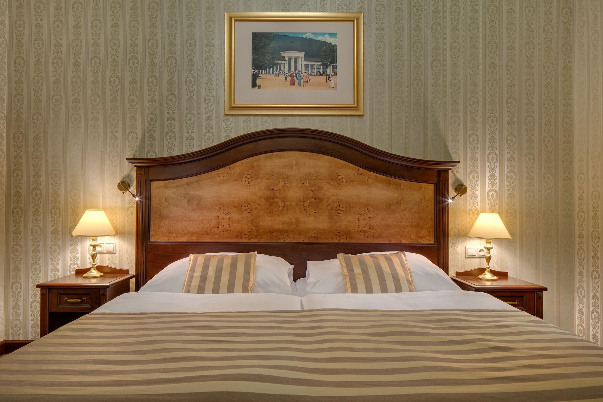 Ensana Nove Lazne Hotel มาเรียอานซเกลาซนี ภายนอก รูปภาพ