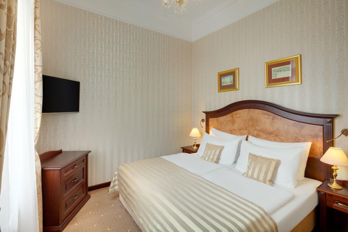 Ensana Nove Lazne Hotel มาเรียอานซเกลาซนี ภายนอก รูปภาพ