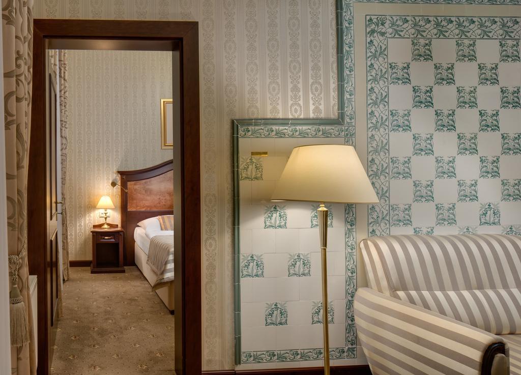 Ensana Nove Lazne Hotel มาเรียอานซเกลาซนี ภายนอก รูปภาพ